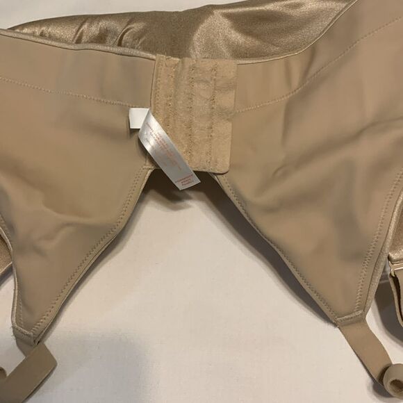 CACIQUE Size 38F underwire and lightly padded seamless bra. Color nude - Picture 6 of 6